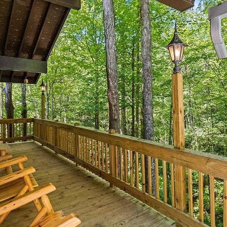 Bourbon Hollow Lodge With Hot Tub And Pool Plus Game Room Only 5 Min To Downtown Гатлинбург Экстерьер фото