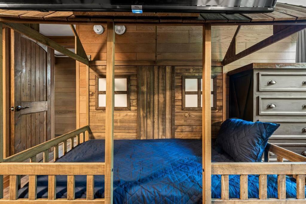 Bourbon Hollow Lodge With Hot Tub And Pool Plus Game Room Only 5 Min To Downtown Гатлинбург Экстерьер фото