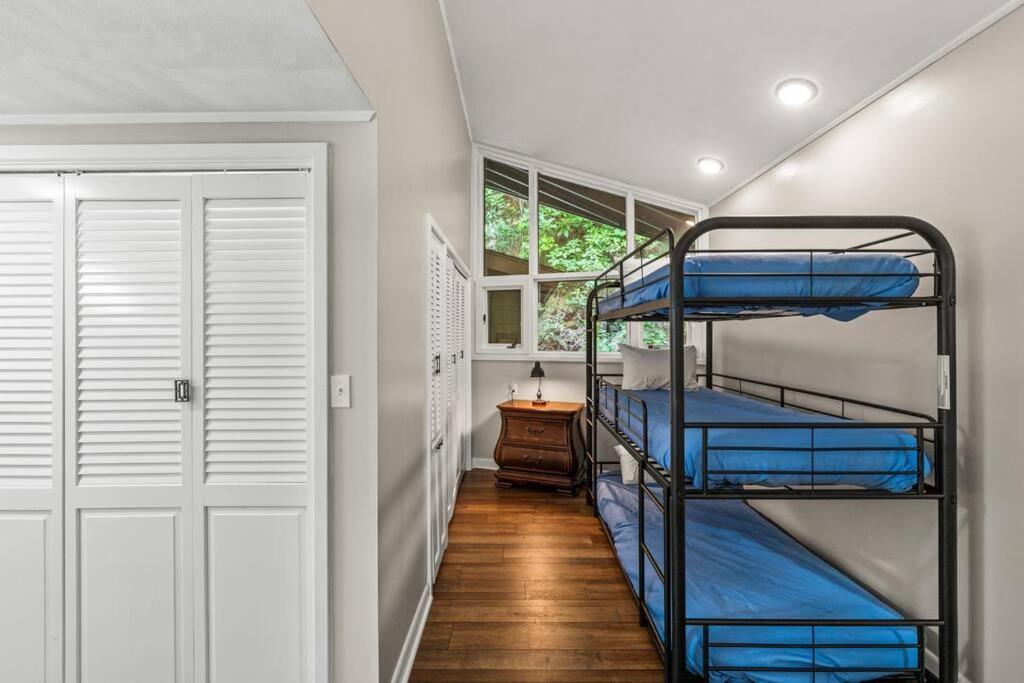 Bourbon Hollow Lodge With Hot Tub And Pool Plus Game Room Only 5 Min To Downtown Гатлинбург Экстерьер фото