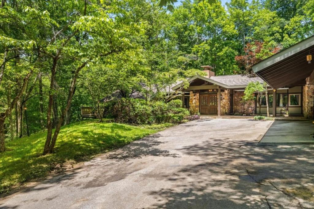 Bourbon Hollow Lodge With Hot Tub And Pool Plus Game Room Only 5 Min To Downtown Гатлинбург Экстерьер фото