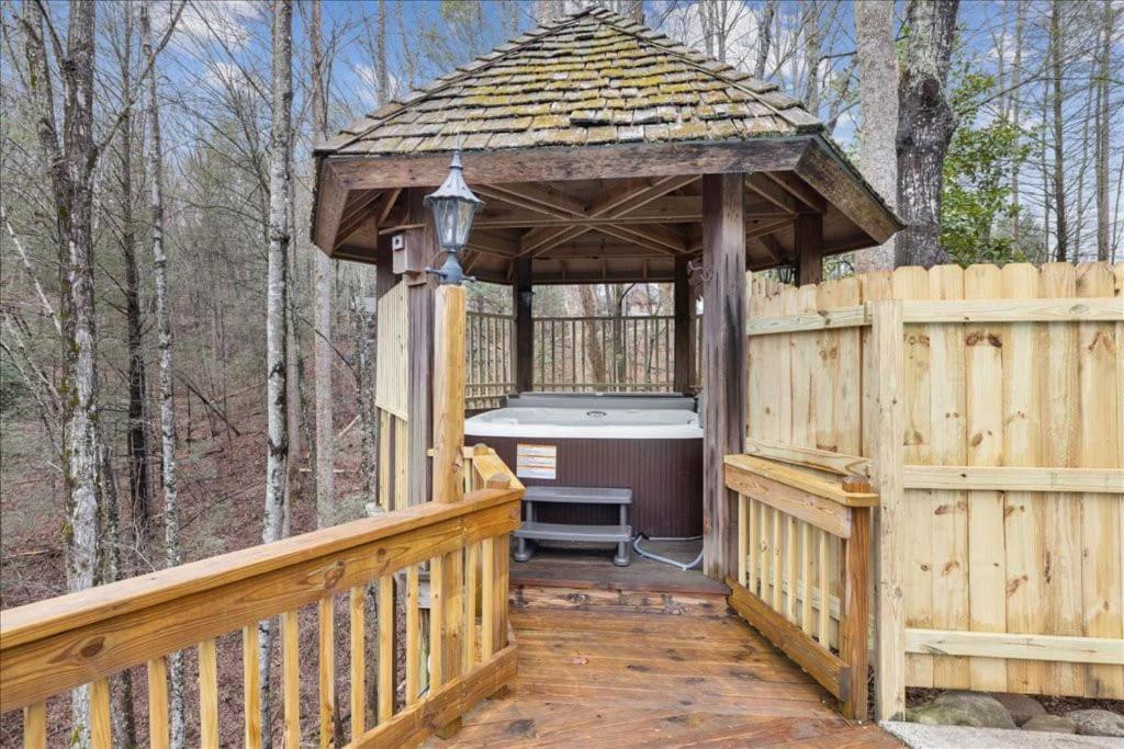 Bourbon Hollow Lodge With Hot Tub And Pool Plus Game Room Only 5 Min To Downtown Гатлинбург Экстерьер фото