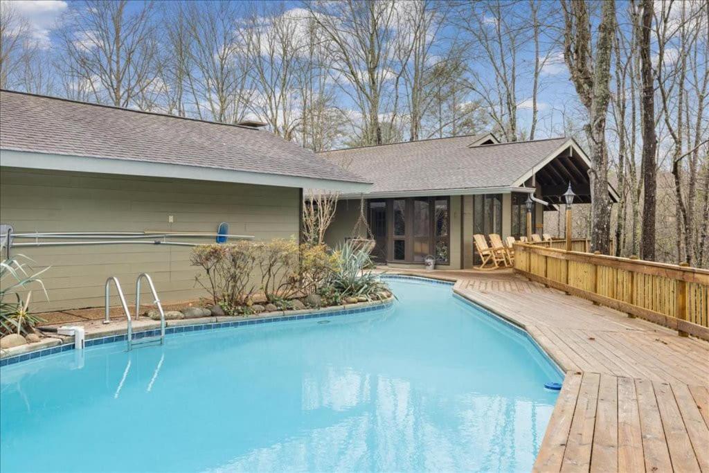 Bourbon Hollow Lodge With Hot Tub And Pool Plus Game Room Only 5 Min To Downtown Гатлинбург Экстерьер фото